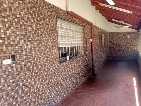 VENTA CASA 4 DORMITORIOS, LOS POLVORINES CENTRO