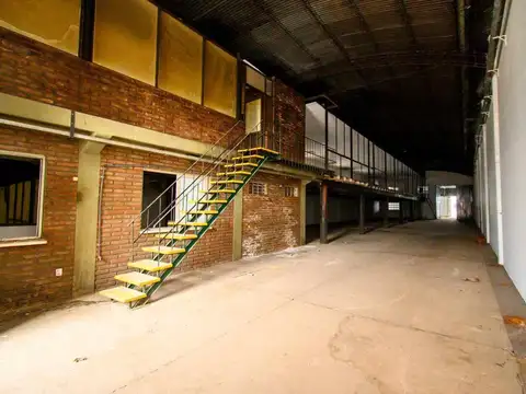 VENTA GALPÓN 836 m2 - EXCLUSIVA OPORTUNIDAD!