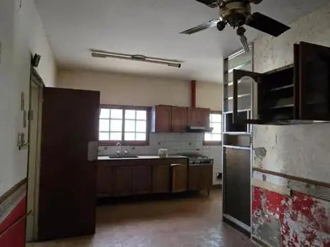 Casa 7 ambientes con 4 baños