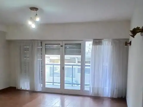 Venta departamento - 4 ambientes c/ dependencia - a la calle - Mitre 1100 - la Perla - Mar del Plata