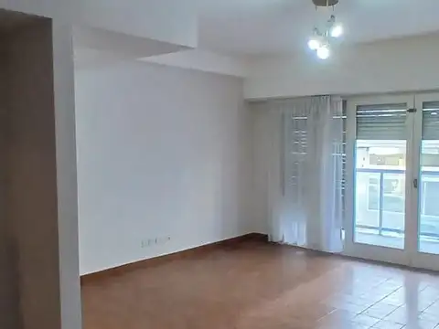 Venta departamento - 4 ambientes c/ dependencia - a la calle - Mitre 1100 - la Perla - Mar del Plata
