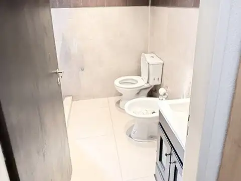Depto Tipo Casa en Venta con 2 cocheras