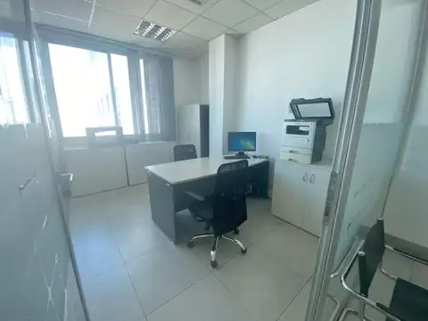 Oficina 2 ambientes con 2 baños