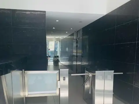 Oficina en Alquiler con 1 cochera