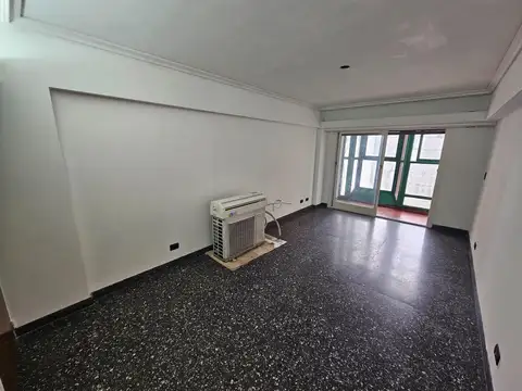 Yerbal 400, Piso 8