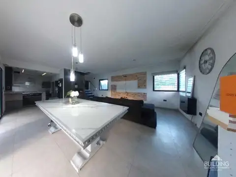 casa en venta-villa Castell- 3 dormitorios-Pileta- quincho-cochera -galeria