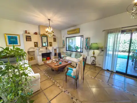 Casa 4 ambientes con 4 baños