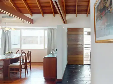 Casa 11 ambientes con 3 baños