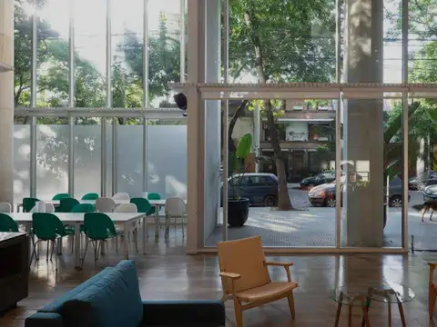 Oficina en Alquiler con 3 cocheras