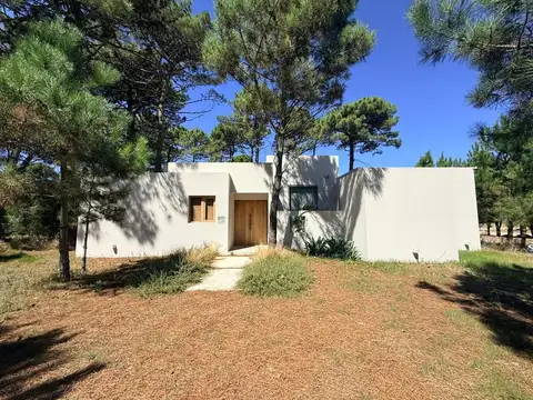 CASA EN VENTA PINAMAR PLAYERA GAS NATURAL 4 AMB