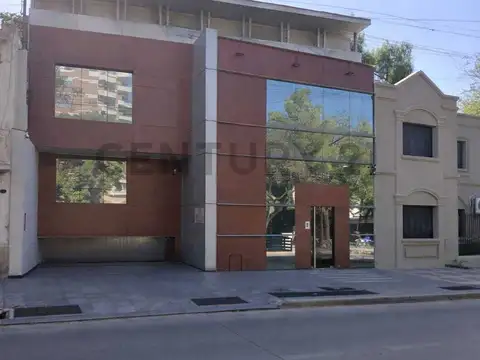 Edificio Corporativo en Venta. Totalmente equipado en Calle Paso de Los Andes