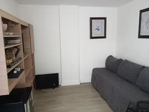 Departamento 1 dormi, Amueblado a Mtrs de area Peatonal