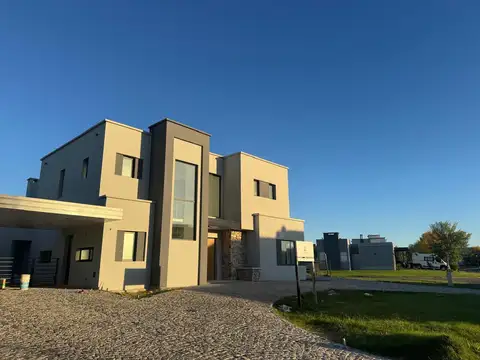 Casa en Venta, 5 ambientes, en Haras Santa Maria, Escobar, GBA Norte