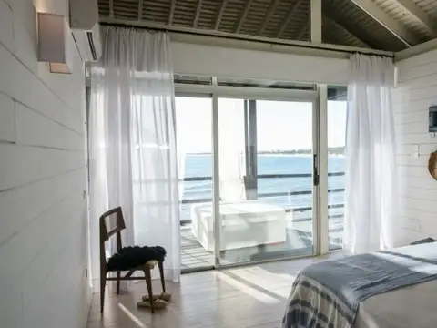 Casa 5 ambientes con 4 baños