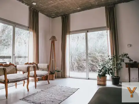 Casa 5 ambientes con 4 baños