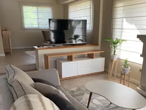 CASA EN VENTA EN ST THOMAS SUR! OPORTUNIDAD!