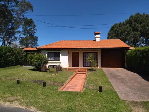 Casa 4 ambientes con 3 baños