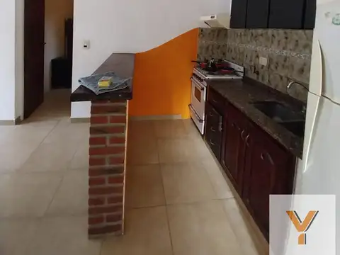 Casa 6 ambientes con 2 baños