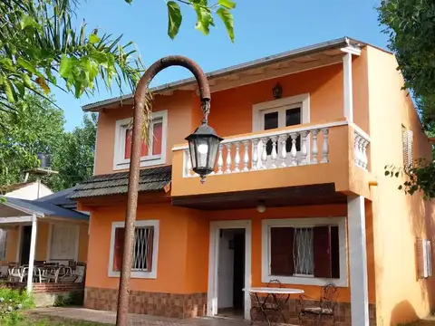 Casa en venta - 4 Dormitorios 2 Baños - Cocheras - 500Mts2 - Mar de Ajó