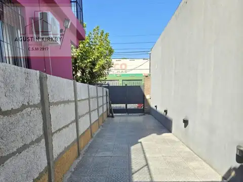 Depto Tipo Casa 3 ambientes con 2 baños