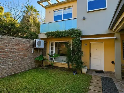 VENTA CASA 4 AMB IMPECABLE * APTA CRÉDITO