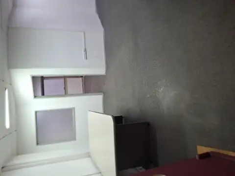 Oficina 5 ambientes con 2 baños