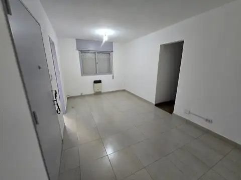 Dpto renovado amplias dimensiones 3 Dorm.