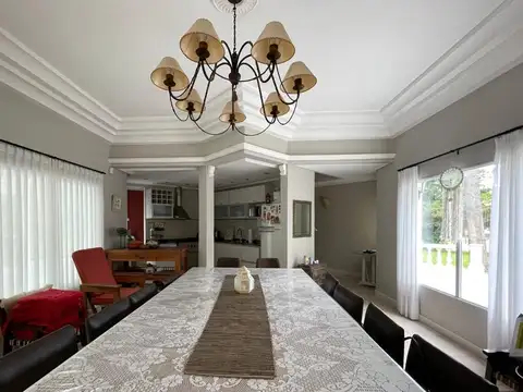 Magnifica casa a 4 cuadras del mar.