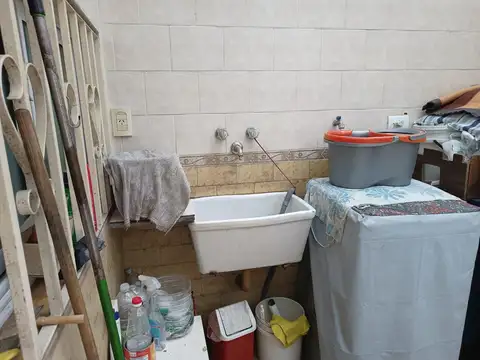 Depto Tipo Casa en Venta 40 años