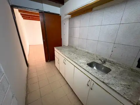 LOCAL COMERCIAL EN  7 DE MARZO Y LUJÁN SANTO TOMÉ