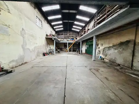 Galpon en Alquiler en Remedios de Escalada, $ 1.800.000