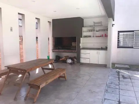 Depto Tipo Casa en Venta de 3 ambientes