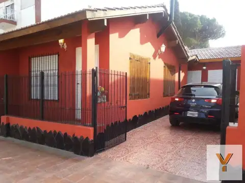 Casa en venta - 8 dormitorios 6 baños - 600mts2 - Santa Teresita