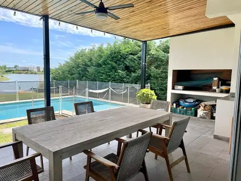 Casa en alquiler anual Cantón Norte a la laguna 