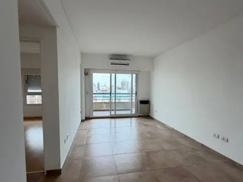 Alquiler 3 Ambientes con balcón y cochera