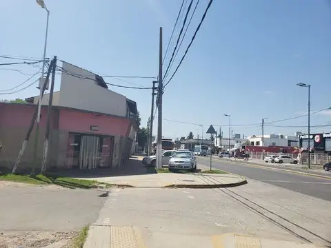 Av. Arturo U. Illia 100