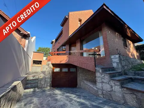 Chalet 4 amb, con patio y garage en Los Troncos