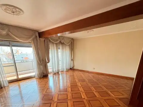 Departamento en Venta de 5 ambientes