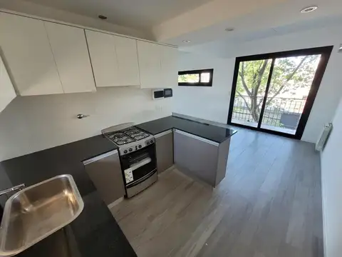 Departamento en Alquiler con 1 cocheras