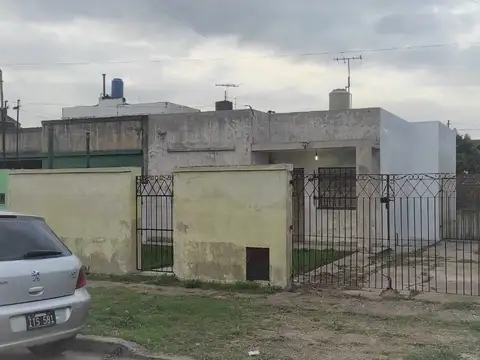 LOTE IDEAL CONSTRUCTOR * SUPERFICIE: 10 X 30 M2: TOTAL 300 M2 ZONIFICACIÓN: MIXTA INDUSTRIAL 