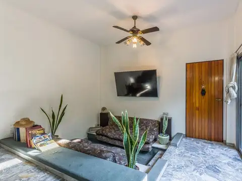 VENTA GALPON / DEPOSITO C/ VIVENDA MULTIFAMILIAR.