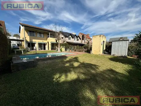 Casa en  Barrio Santa Maria
