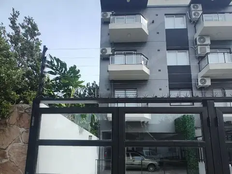 OPORTUNIDAD COCHERA AL FRENTE ENTRADA INDEPENDIENTE