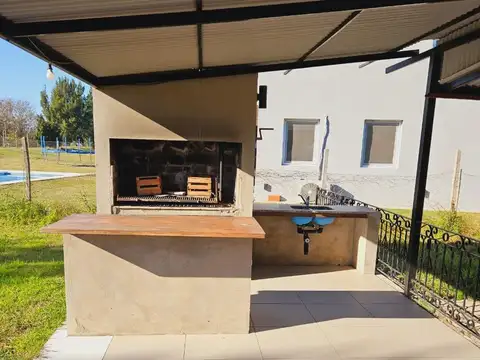 Alquiler casa con pileta en San Matias amueblada
