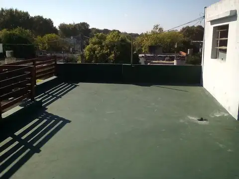 Casa reciclada en Venta de 2 dormitorios con cochera en Rosario -  Azcuénaga