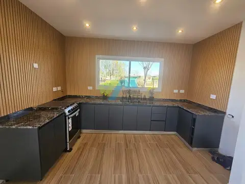 Casa en Venta en Pilar del Este - San Ramon, USD 200.000