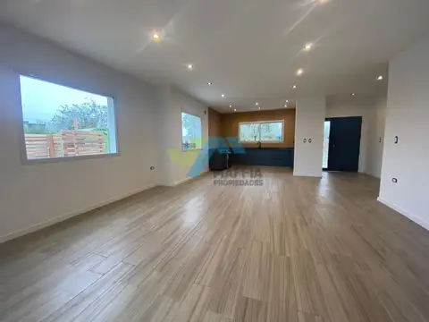 San Ramon, Pilar del Este 100