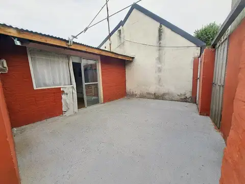 VENTA CASA 3 AMBIENTES EN B° CERRADO "LA FIACA" EN MORENO