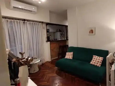 French 2600 Recoleta 2amb U$73.000