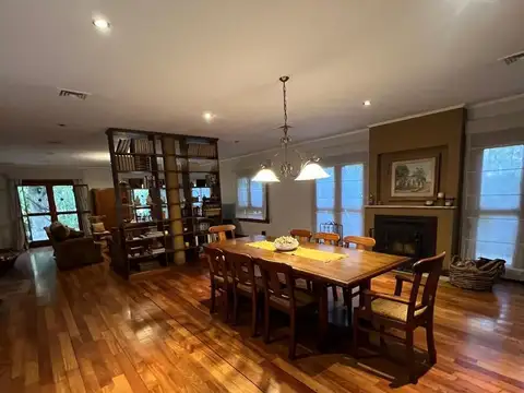 Casa de 6 ambientes en venta en Parque Leloir